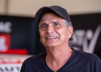 Piquet pede desculpa a Hamilton mas nega intenções racistas: “Nunca diria a palavra que fui acusado de usar”