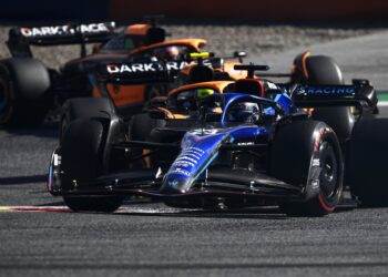 Albon sobre a penalização por forçar Norris a sair de pista: “É injusta, não sou esse tipo de piloto”