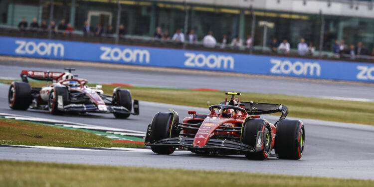 Sainz termina a segunda sessão na frente de Hamilton e Norris em Silverstone