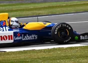 [FOTOS] Vettel rodou com o icónico FW14B em Silverstone