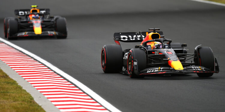 Red Bull removeu os pneus duros da sua estratégia pouco antes do arranque em Budapeste