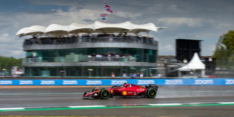 Sainz surpreende e conquista a sua primeira pole position da carreira em Silverstone