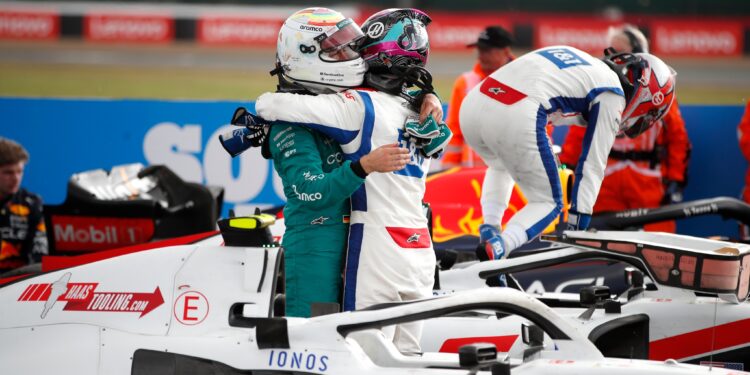 Vettel gostaria que fosse Schumacher a substituí-lo na Aston Martin