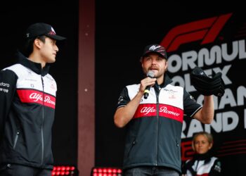 Bottas: “Não vejo qualquer razão para que o Zhou não possa continuar na equipa”