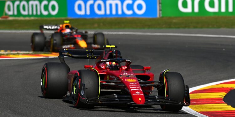 Sainz acredita que a Ferrari estará “muito mais próxima” da Red Bull em Zandvoort