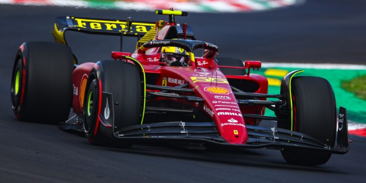 Sainz termina o dia de sexta-feira na liderança em Monza