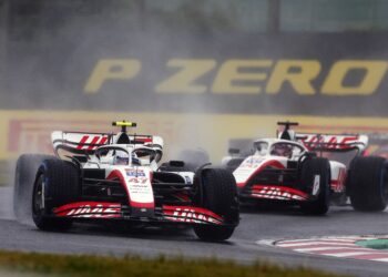 Magnussen sublinha evolução de Schumacher: “Ultimamente tem sido super difícil batê-lo”