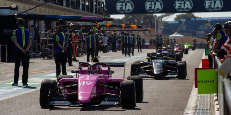 Fórmula 1 trabalha na criação de um campeonato para jovens mulheres