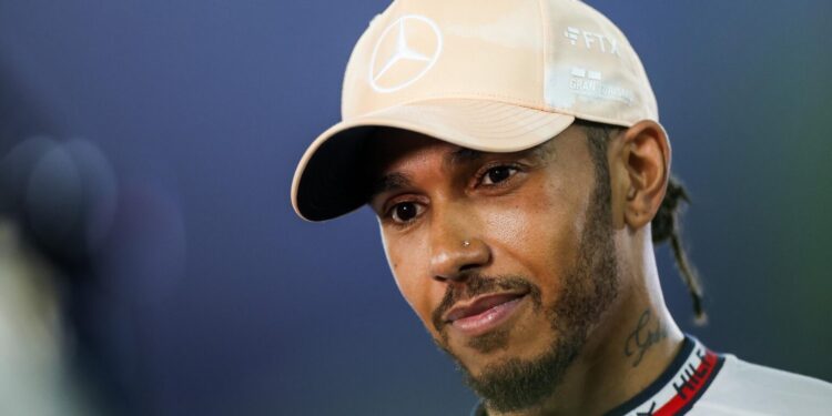 Hamilton acredita que 300 mil euros teriam feito a diferença em 2021 e afirma: “Precisamos de transparência”