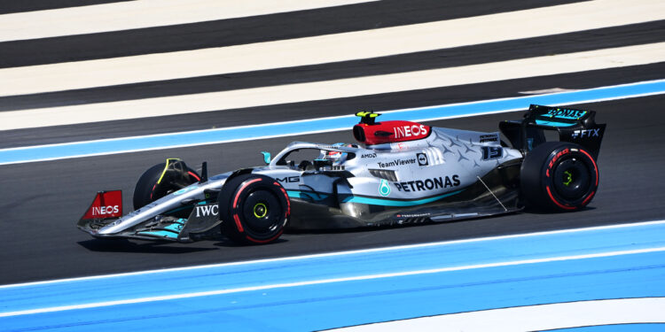 De Vries realizará o primeiro treino livre com a Mercedes no México