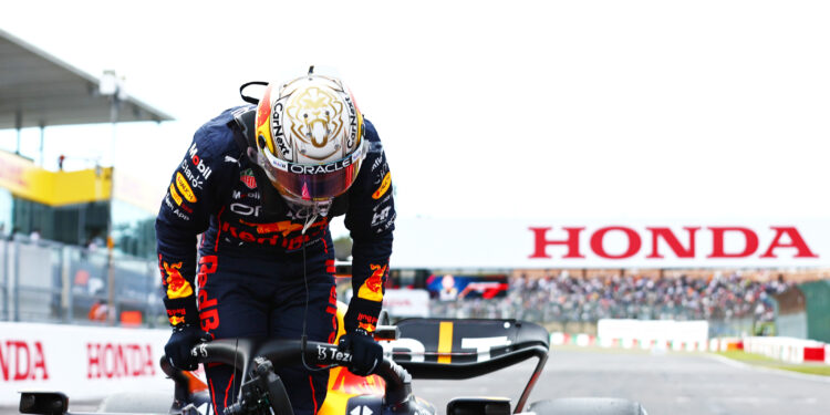 Verstappen recebe uma reprimenda e mantém a pole position em Suzuka