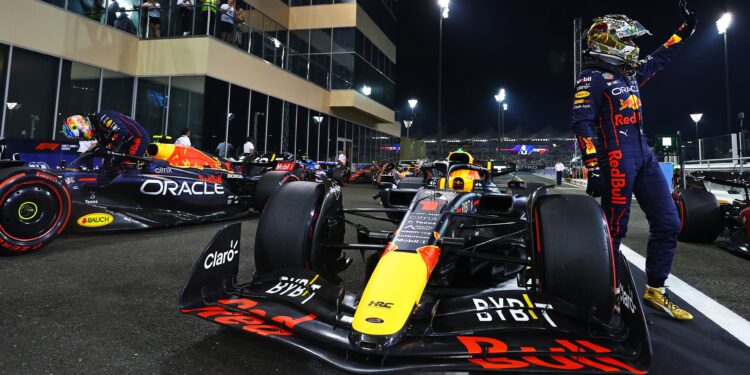 Pole position para Verstappen e segundo lugar para Pérez na última qualificação do ano em Abu Dhabi