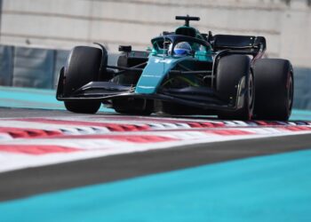 Alonso “positivamente surpreendido” com o potencial da Aston Martin após o primeiro teste 