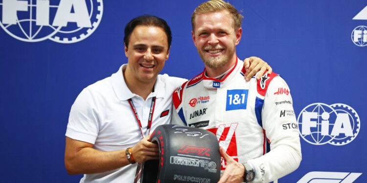 Magnussen diz que a pole position é “mais surpreendente” do que o pódio na estreia em 2014