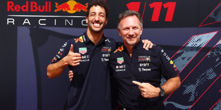 Ricciardo regressa à Red Bull como terceiro piloto em 2023