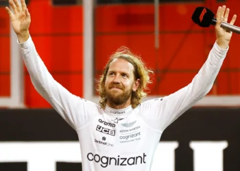 Aston Martin sublinha postura “exemplar” de Vettel em Abu Dhabi 