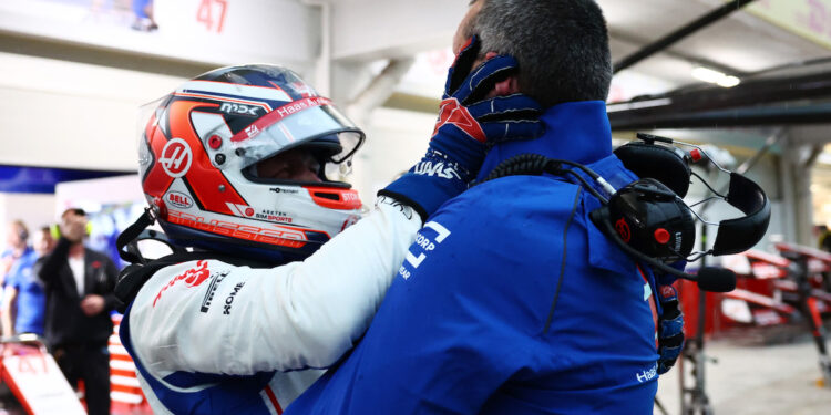 Steiner nas nuvens com a pole de Magnussen: “Não foi sorte, foi mérito do piloto e da equipa”