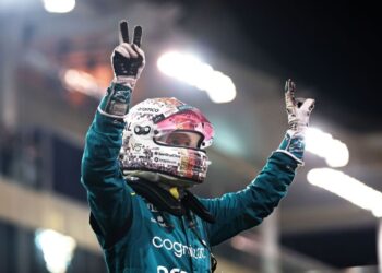 Vettel lamenta estratégia “absolutamente errada” e garante: “Dei tudo o que tinha”