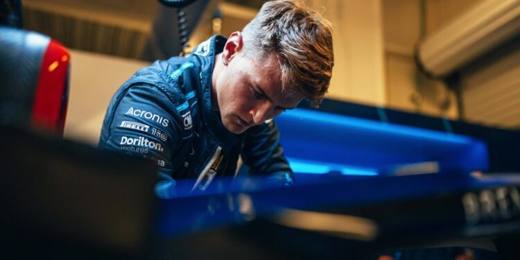 Sargeant revela o número que utilizará na Fórmula 1