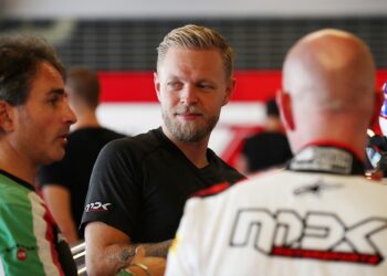 Magnussen confirma que não estará apto para participar nas 24 Horas de Daytona