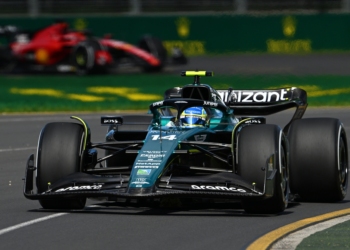 Alonso no topo em segunda sessão afetada pela chuva na Austrália