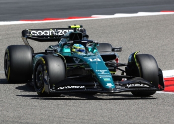 Aston Martin impressiona rivais, mas Alonso recusa estabelecer o pódio como objetivo