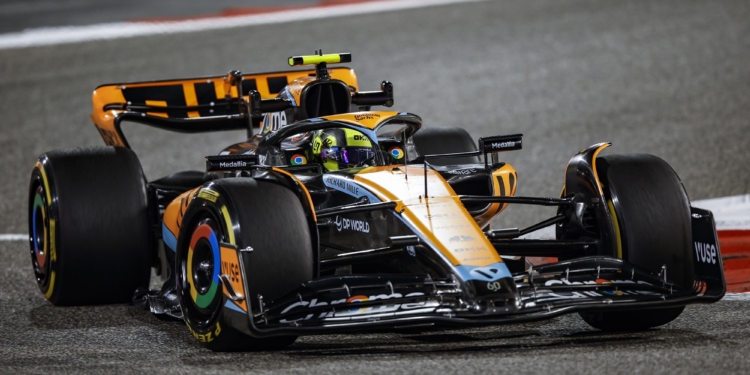 McLaren explora a possibilidade de utilizar motores Red Bull-Ford em 2026