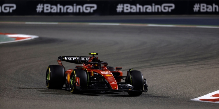 Ferrari: “Não vamos entrar para a corrida a pensar que a Red Bull é inalcançável”