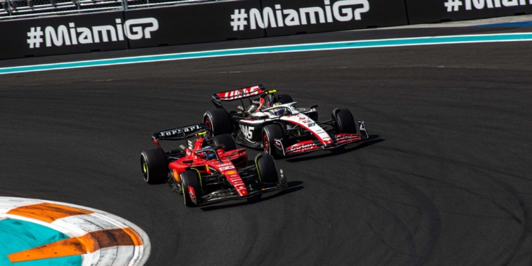 “Estamos muito, muito longe”: Leclerc frustrado com a inconsistência do Ferrari SF23