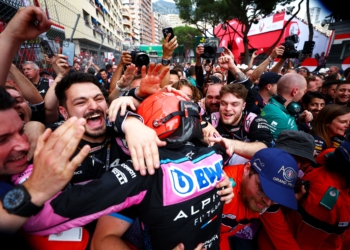 Ocon “nas nuvens” com o pódio no Mónaco: “Nunca pusemos um pé em falso”