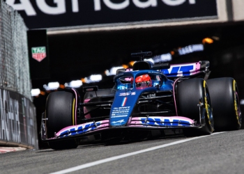 Ocon arranca do terceiro lugar no Mónaco: “Bati no muro várias vezes na última volta”