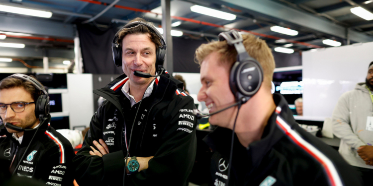 Wolff: “Schumacher é uma super vantagem para nós, mas preferia que estivesse a competir”