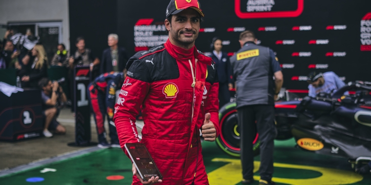 Sainz fez “uma das voltas mais loucas” da sua carreira para escapar à eliminação na qualificação sprint