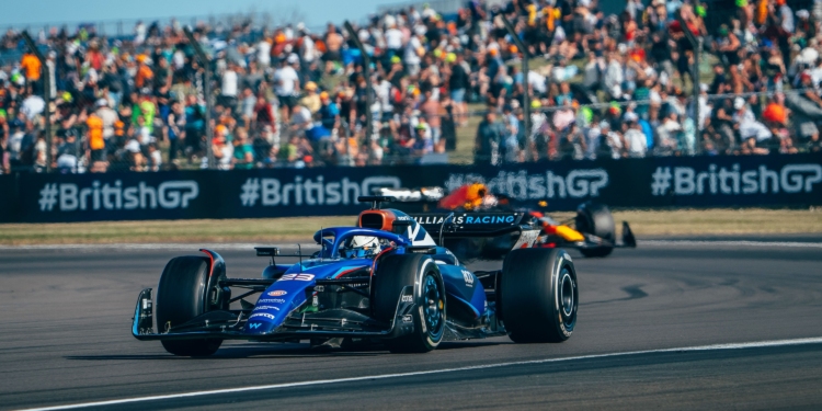 “Estaria a mentir se dissesse que não é surpreendente”, afirma Albon sobre o terceiro lugar nos treinos livres 