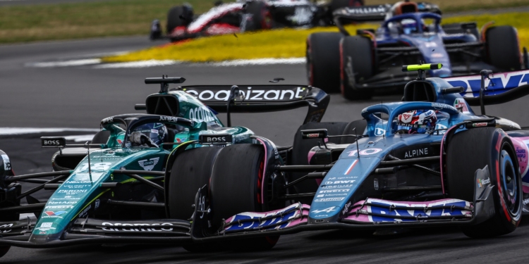 Gasly “extremamente confuso” com o critério dos comissários desportivos