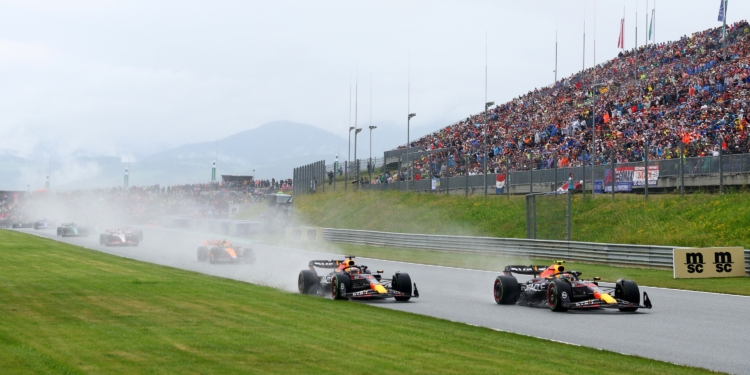 Pérez diz não ter visto Verstappen e o neerlandês garante: “Confio na palavra dele”