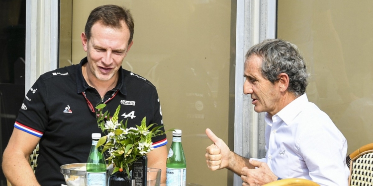 “Triste e angustiado” com a situação da Alpine, Prost critica “incompetência” de Laurent Rossi