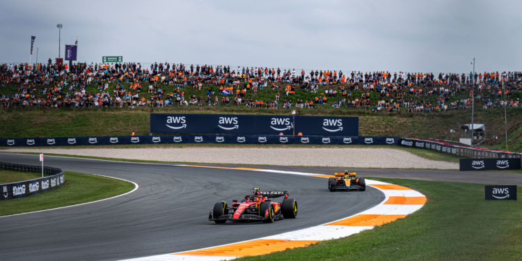 Sainz e o “dia difícil” da Ferrari: “Precisamos de um grande salto para lutar pelo pódio”