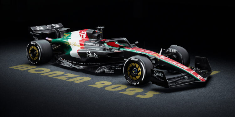 Alfa Romeo assinala lançamento do 33 Stradale com decoração especial em Monza