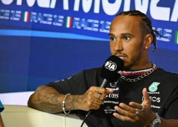 Hamilton: “Todos os meus colegas de equipa eram muito mais fortes do que os colegas de equipa que o Max teve”