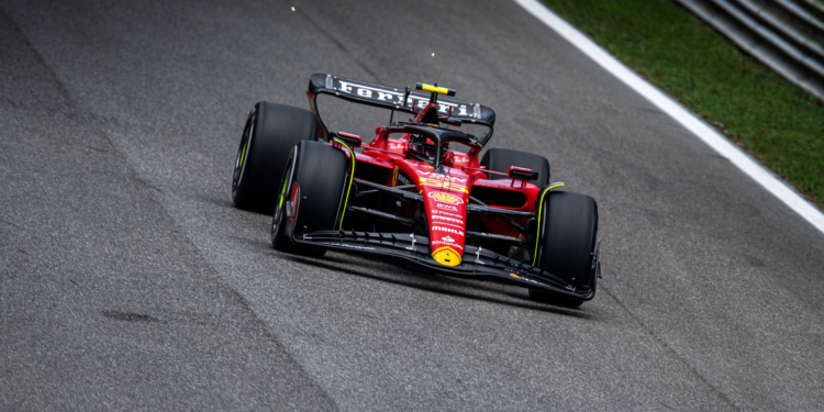 Sainz bate Verstappen no terceiro treino livre em Monza