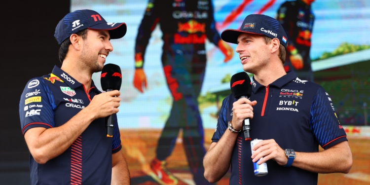 Verstappen responde a Hamilton: “Talvez ele esteja com alguma inveja do nosso sucesso atual”