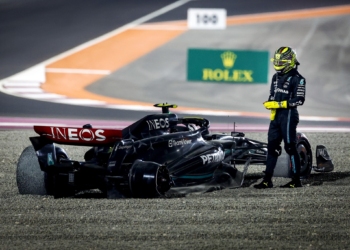 Hamilton admite que Russell “não tinha para onde ir” na colisão entre ambos no Qatar