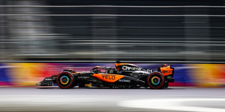 McLaren e Mercedes prolongam parceria de motores até 2030