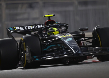 Hamilton admite que chegar ao Q3 será um desafio em Abu Dhabi