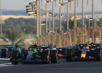 Hamilton admite que o ritmo da Red Bull em Abu Dhabi é um sinal “preocupante” para 2024