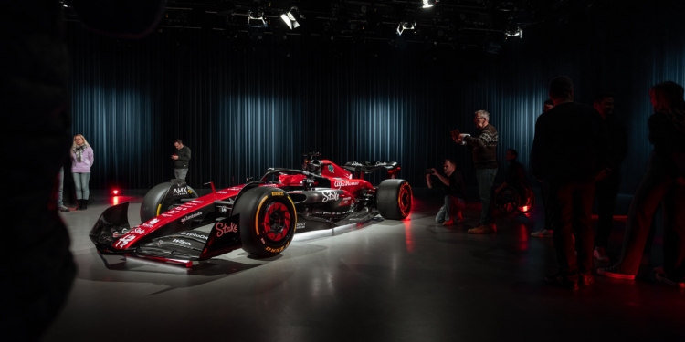 Williams e Sauber apresentarão os seus carros de 2024 no mesmo dia