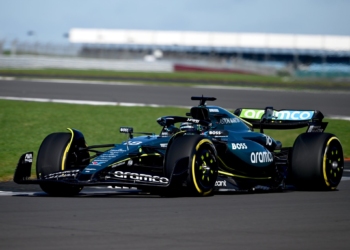 Aston Martin acredita que a Red Bull não é imbatível e espera lutar por vitórias em 2024