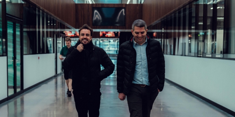 Alonso: “Estou numa posição privilegiada. Só há três campeões na grelha e eu sou o único disponível”