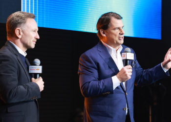 Ford “frustrada” com a demora na resolução do caso Horner